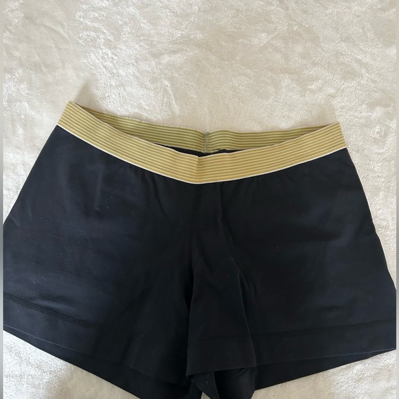 Lululemon Shorts double lined - Picture 2 of 5